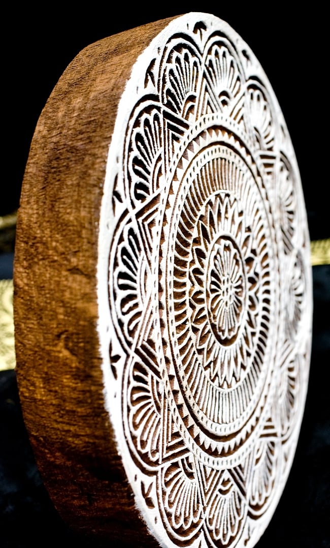 ランゴリ模様のウッドブロックスタンプ（花柄）-直径15.5cm 3 - とても重厚です