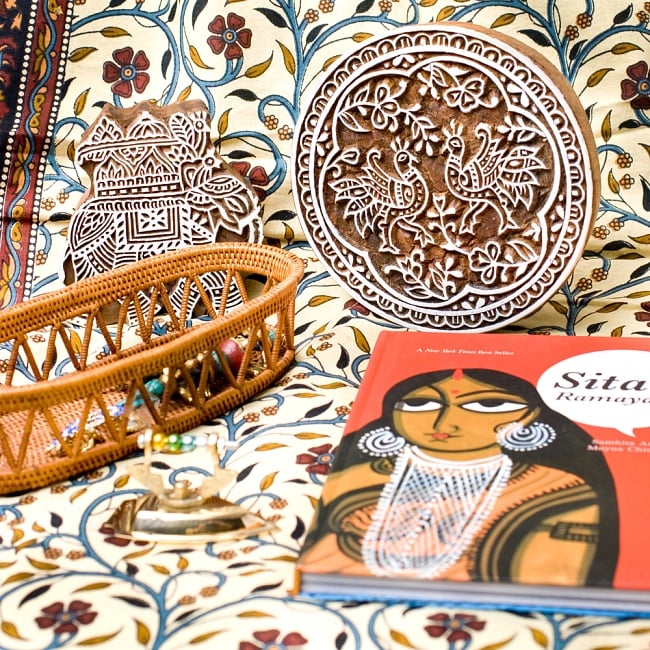 ランゴリ模様のウッドブロックスタンプ（花柄）-直径15.5cm 5 - インテリアでも可愛くお使え頂けますね