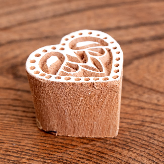 植物ウッドブロックスタンプ　-約3.8cmx3.8cm 3 - 丁寧に彫り込まれています。