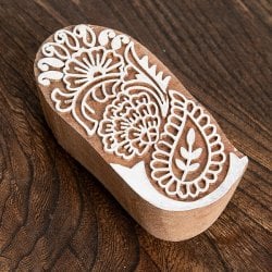 花のウッドブロック - 約8.5cmx4cm