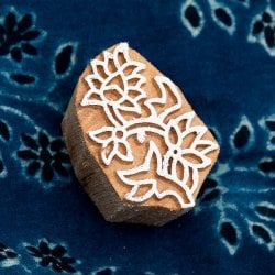 小さい花のウッドブロックスタンプ -約4cmx2.5cm