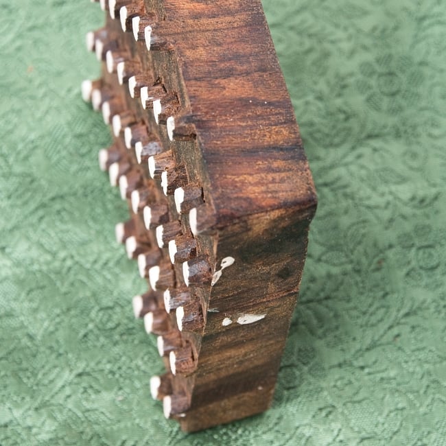 インド伝統の手彫りウッドブロックスタンプ9×9cm 3 - 厚みがあります