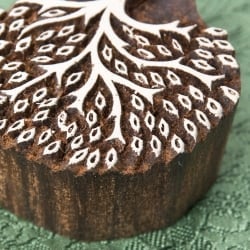 インド伝統の手彫りウッドブロックスタンプ8×6.5cm - サブ2