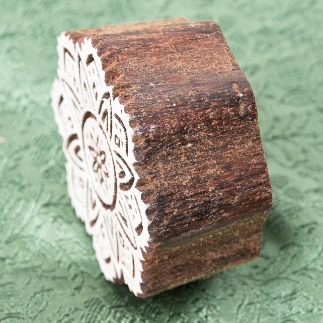インド伝統の手彫りウッドブロックスタンプ5×5cm 3 - 厚みがあります