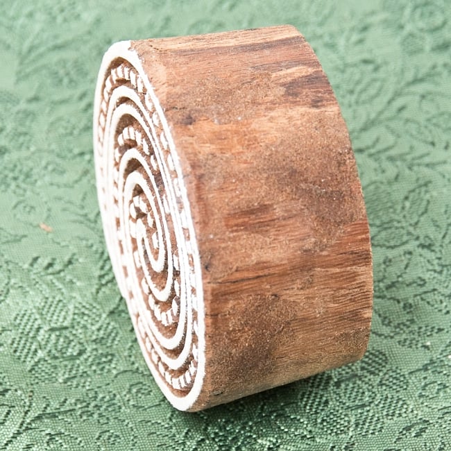 インド伝統の手彫りウッドブロックスタンプ5×5cm 3 - 厚みがあります