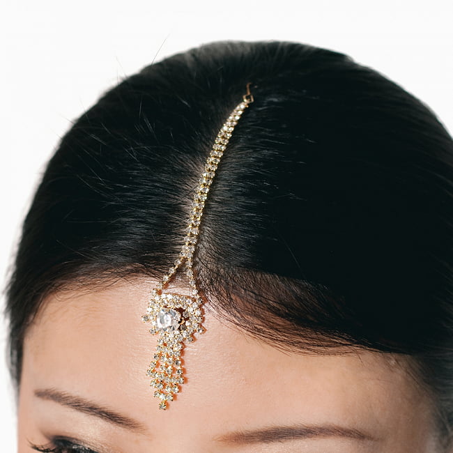 カラフルビジューのティッカ インドのヘアアクセサリー 9 - 類似品の着用例です