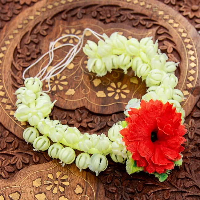 南インドの髪飾り - ジャスミンのつぼみ 薄緑の写真1枚目です。全体写真です髪飾り,花,ジャスミン,南インド