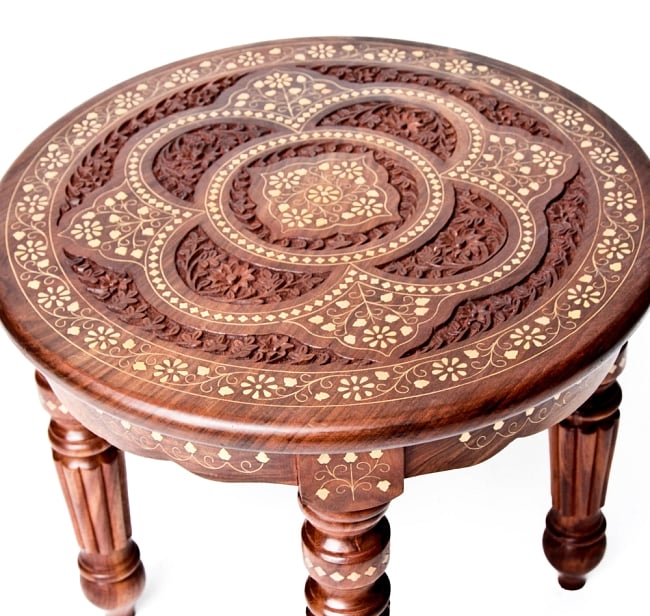 シーシャムウッドのサイドテーブル　【直径：45.5cm】【ラウンドタイプ】 2 - 紋様が美しいですね。