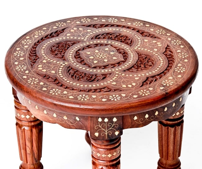 シーシャムウッドのサイドテーブル　【直径：38cm】【ラウンドタイプ】 2 - 紋様が美しいですね。