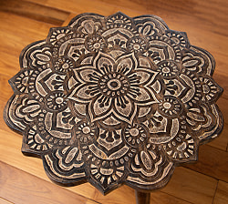  【直径52.5cm】フラワーマンダラの彫刻が美しいサイドテーブル ブラウン - サブ2