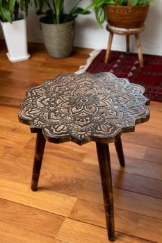  【直径52.5cm】フラワーマンダラの彫刻が美しいサイドテーブル ブラウン