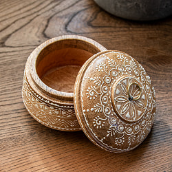 細密ハンドペイントのホワイト小物入れ マンゴーウッド製 - サブ4