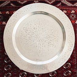 [ちょっと訳あり]金属工芸品の街、モラダバードから　花模様の手彫りアルミ製　モロカントレイ〔約47.5cm〕 - サブ2