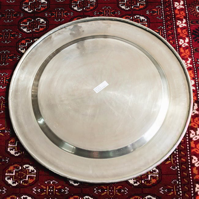 [ちょっと訳あり]金属工芸品の街、モラダバードから　花模様の手彫りアルミ製　モロカントレイ〔約47.5cm〕 8 - 