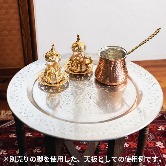 [ちょっと訳あり]金属工芸品の街、モラダバードから　花模様の手彫りアルミ製　モロカントレイ〔約47.5cm〕 9 - 