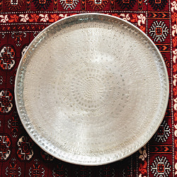 金属工芸品の街、モラダバードから　槌目模様の手打ちアルミ製　モロカントレイ〔約47.5cm〕 - サブ2