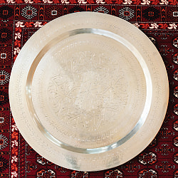 金属工芸品の街、モラダバードから　花模様の手彫りアルミ製　モロカントレイ〔約70cm〕 - サブ2