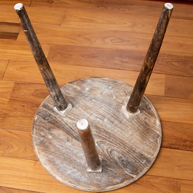 【6個セット】フラワーマンダラの彫刻が美しいサイドテーブル ホワイト -【天盤直径：54cm】 7 - 裏面の様子です。