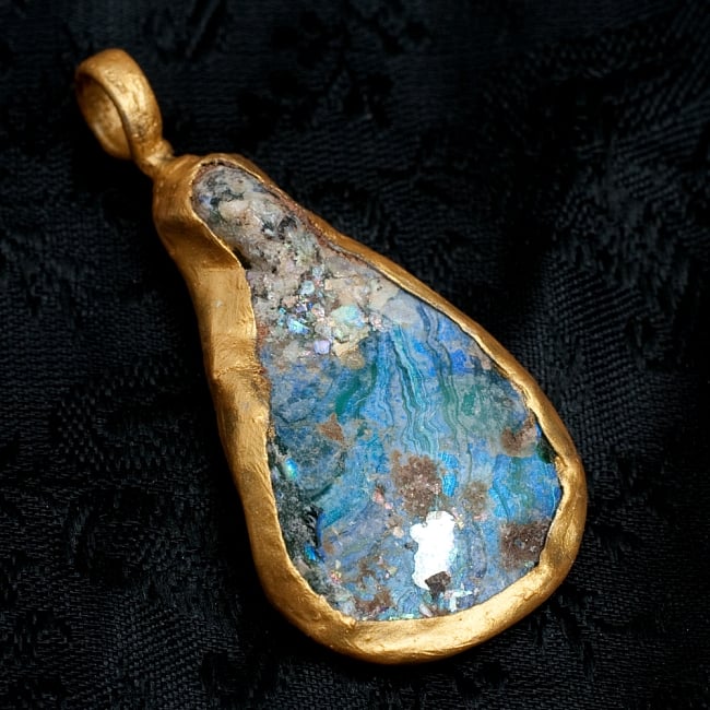 [一点もの]ローマングラスのペンダント 2 - ローマングラスペンダントの裏面です