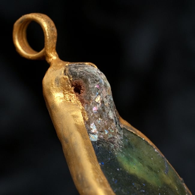 [一点もの]ローマングラスのペンダント 5 - ペンダントの輪っかの部分の拡大です