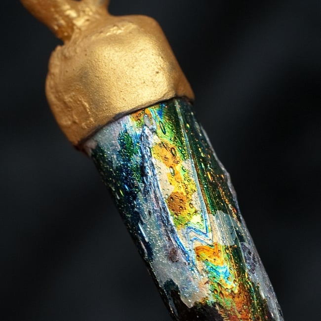 [一点もの]ローマングラスのペンダント 4 - ガラスの部分を拡大してみました