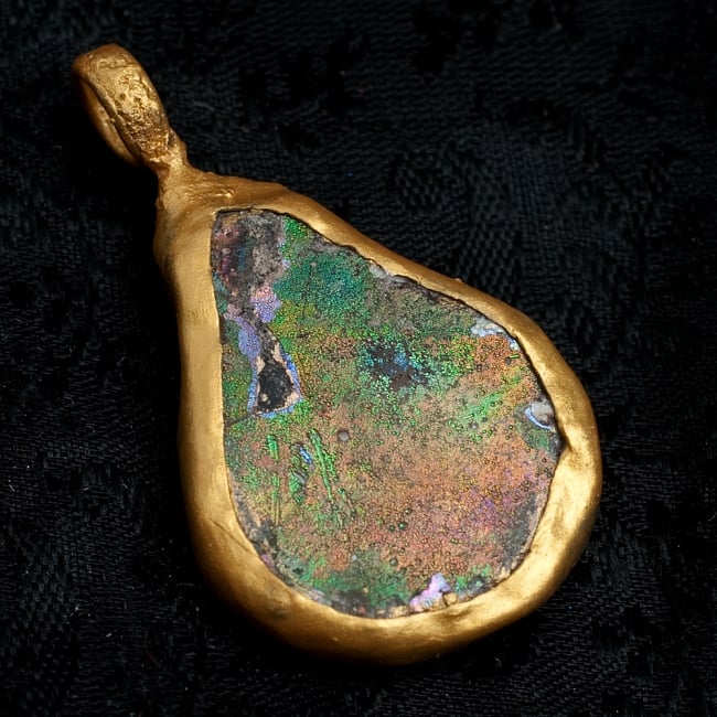 [一点もの]ローマングラスのペンダント 2 - ローマングラスペンダントの裏面です