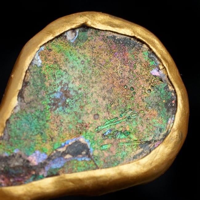 [一点もの]ローマングラスのペンダント 3 - ガラスの部分を拡大してみました