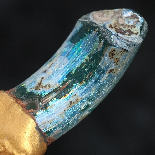 [一点もの]ローマングラスのペンダント 3 - ガラスの部分を拡大してみました