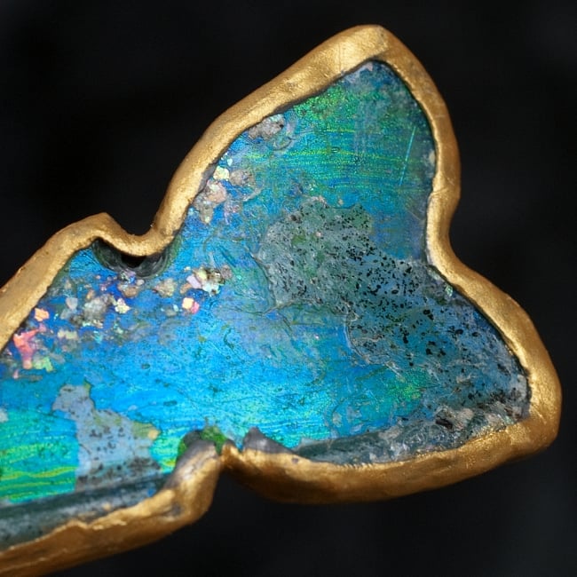 [一点もの]ローマングラスのペンダント 3 - ガラスの部分を拡大してみました