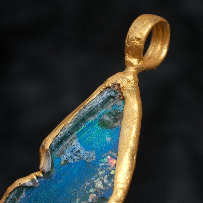 [一点もの]ローマングラスのペンダント 5 - ペンダントの輪っかの部分の拡大です