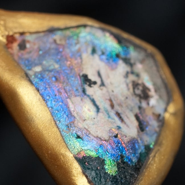 [一点もの]ローマングラスのペンダント 3 - ガラスの部分を拡大してみました