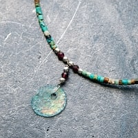 〔一点もの〕ターコイズとローマングラスのペンダント付きネックレス ローマ時代からの贈り物の商品写真