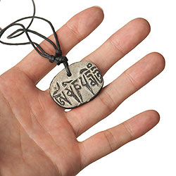 オンマニペメフムとブッダアイのストーンペンダント - サブ5