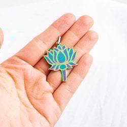 チベットの聖なるモチーフ メタルペンダント　ロータス - サブ5
