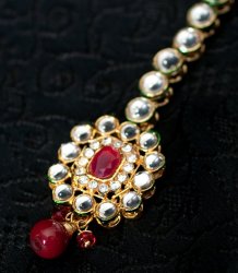 クンダンジュエリーのティッカ インドのヘアアクセサリーの商品写真