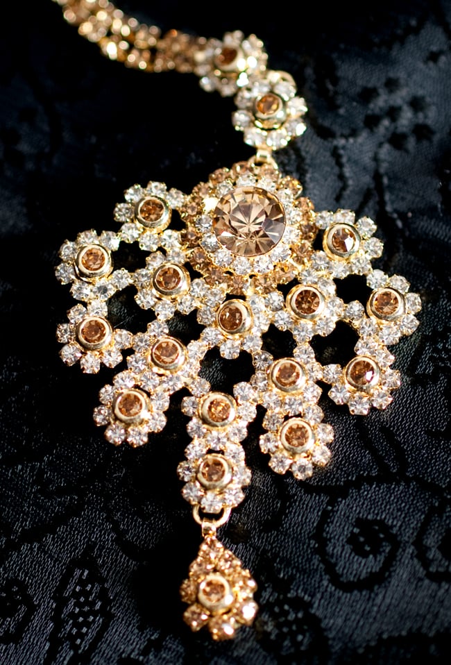 カラフルビジューのティッカ インドのヘアアクセサリー 2 - 光を受けるとキラキラと輝きます