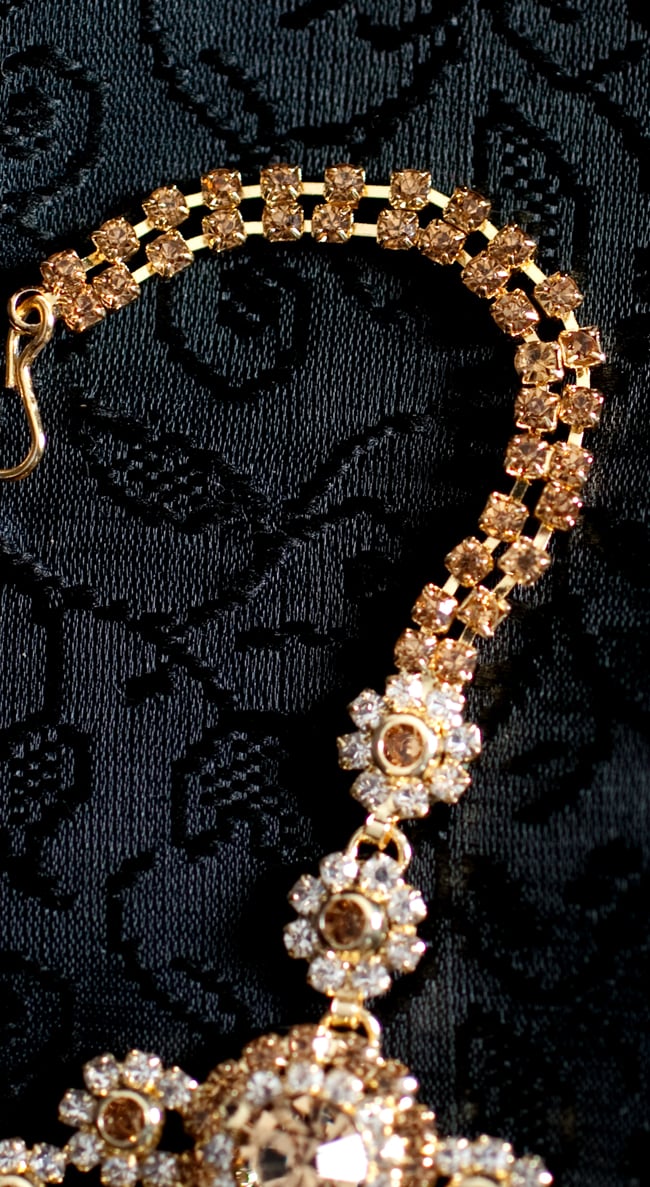 カラフルビジューのティッカ インドのヘアアクセサリー 3 - チェーン部分の写真です