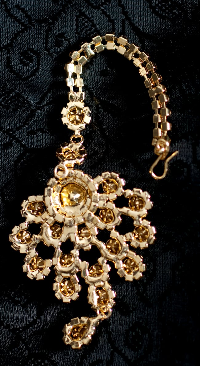 カラフルビジューのティッカ インドのヘアアクセサリー 4 - 裏面はこのようになっています