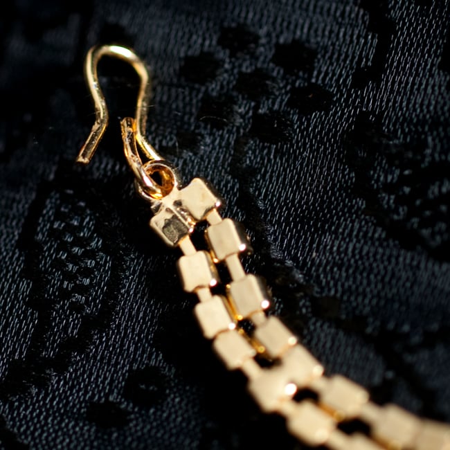 カラフルビジューのティッカ インドのヘアアクセサリー 5 - フックの拡大写真です。この部分で髪に付けます。付けにくい場合はUピンなどのヘアピンをご使用ください。