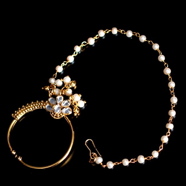 〔ナティー〕ノーズリング インドのノンホール鼻ピアス 2 - 光を受けるとキラキラと輝きます