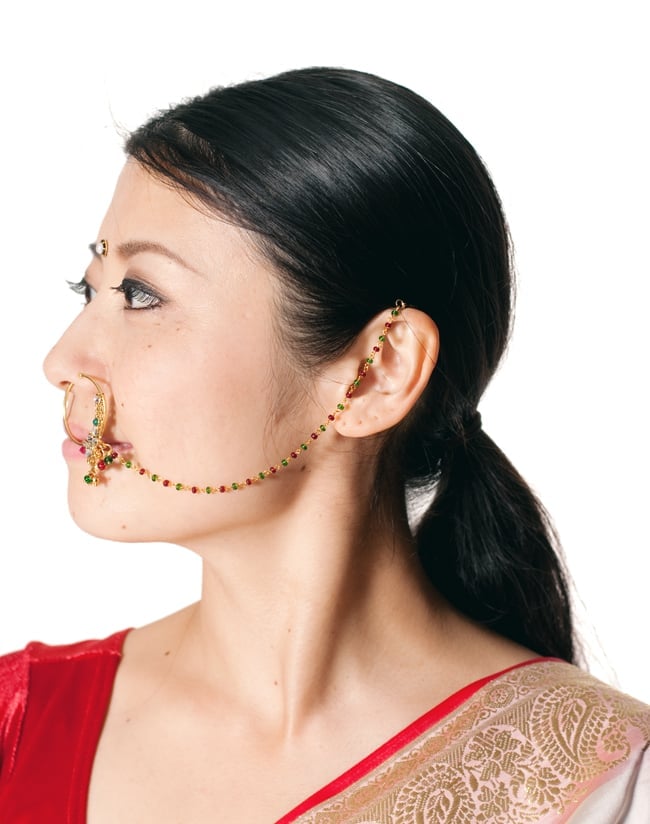 〔ナティー〕ノーズリング インドのノンホール鼻ピアス 11 - ノンホールタイプなので鼻ピアスの穴があいていなくても、気軽につけることができます!もともとはブライダル用に作られたアクセサリーですが、今日ではパーティーなどへも使われています。とてもかわいいので他にも舞台やダンスなど色々な場面へオススメです。