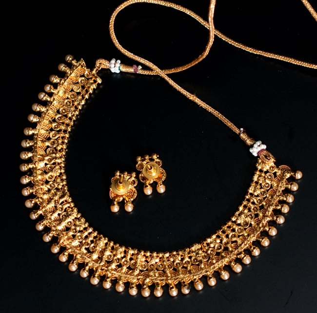 インド伝統アクセサリー クンダンネックレス&ピアスセット 7 - 裏面の写真になります