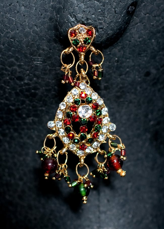 インドアクセサリー3点セット〔ネックレス、ピアス、ティッカ〕 - 赤×緑 5 - ピアスの写真です