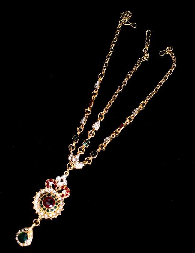 パーティー&婚礼用ジュエリー 豪華8点セット 8 - ティッカの写真です。 フックを頭頂部にひっかけ、髪の分け目に沿うようにしてお使いいただけます。