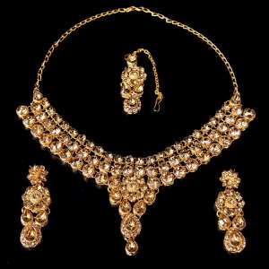 インドアクセサリー3点セット〔ネックレス、ピアス、ティッカ〕　パーティーや結婚式などへ(ID-NECKSET-530)