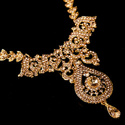 インドアクセサリー3点セット〔ネックレス、ピアス、ティッカ〕　パーティーや結婚式などへ - サブ4