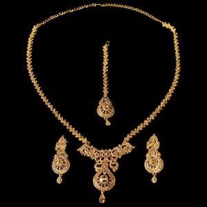 インドアクセサリー3点セット〔ネックレス、ピアス、ティッカ〕　パーティーや結婚式などへ(ID-NECKSET-536)