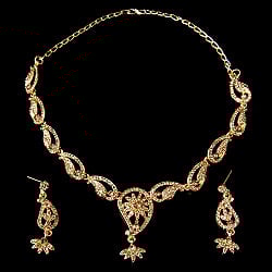 シンプルラインストーンのネックレス＆ピアスセット　パーティーや結婚式などへ　アクセサリーセット - サブ2