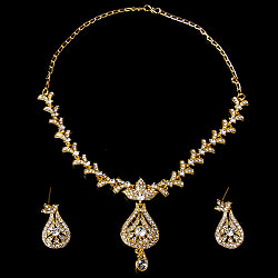 シンプルラインストーンのネックレス＆ピアスセット　パーティーや結婚式などへ　アクセサリーセット - サブ2