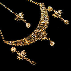 インドアクセサリー3点セット〔ネックレス、ピアス、ティッカ〕　パーティーや結婚式などへ - サブ5